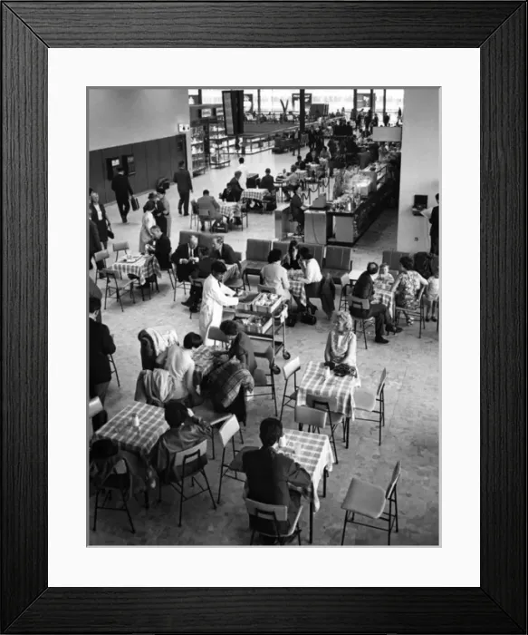 Framed Print : London Heathrow Airport Framed Print : London Heathrow Airport