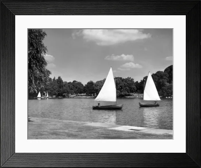 Framed Print : Regents Park Lake Framed Print : Regents Park Lake