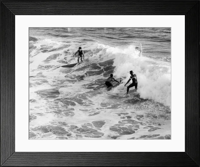 Framed Print : SURFs UP. Surfers at Pismo Beach, south California, U.S.A. Date: late 1960s Framed Print : SURFs UP. Surfers at Pismo Beach, south California, U.S.A. Date: late 1960s