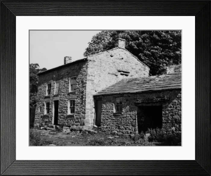 Framed Print : Pennine Farmhouse Framed Print : Pennine Farmhouse