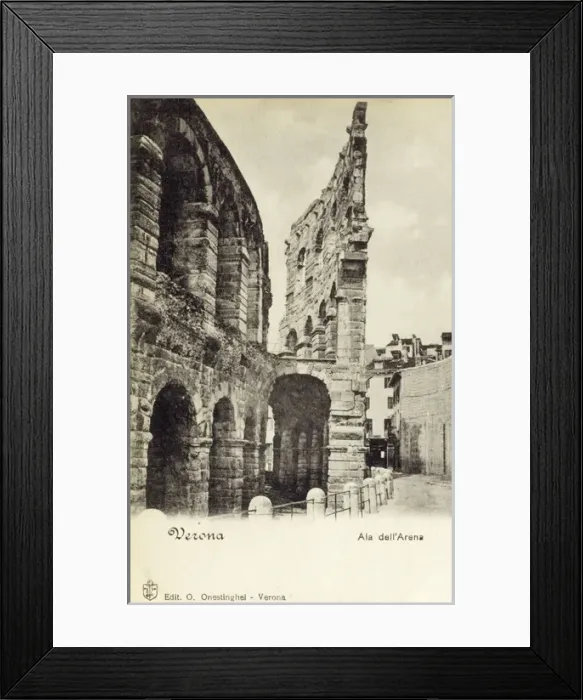 Framed Print : Verona - The Roman Amphitheatre (3 / 3) Framed Print : Verona - The Roman Amphitheatre (3 / 3)