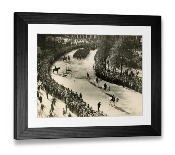 Framed Print : Metropolitan Police centenary celebrations, Central London Framed Print : Metropolitan Police centenary celebrations, Central London