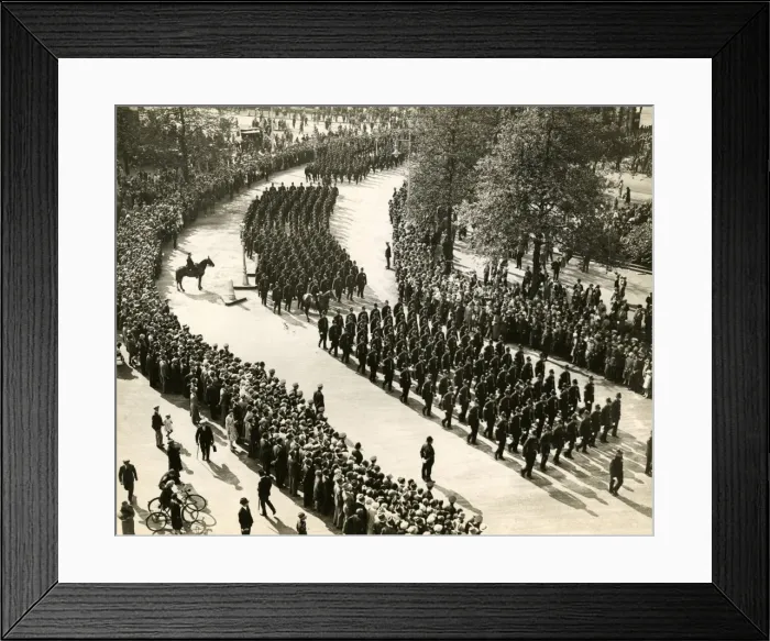 Framed Print : Metropolitan Police centenary celebrations, Central London Framed Print : Metropolitan Police centenary celebrations, Central London