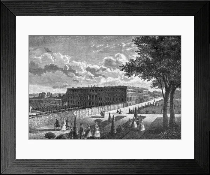 Framed Print : Hampton Court Palace Framed Print : Hampton Court Palace