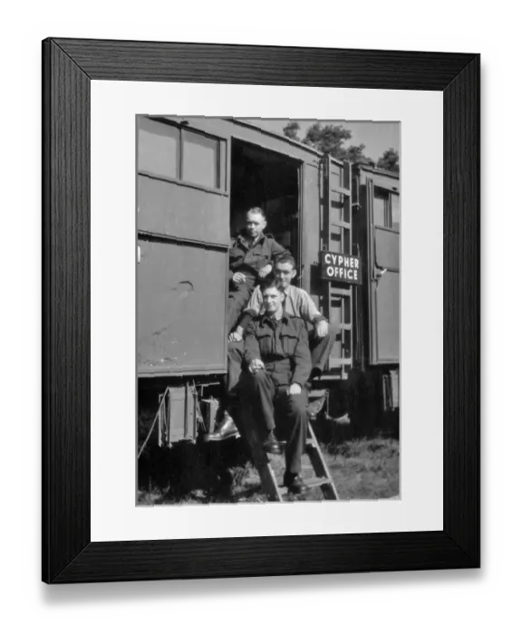 Framed Print : Three British soldiers outside Cypher Office, WW2 Framed Print : Three British soldiers outside Cypher Office, WW2