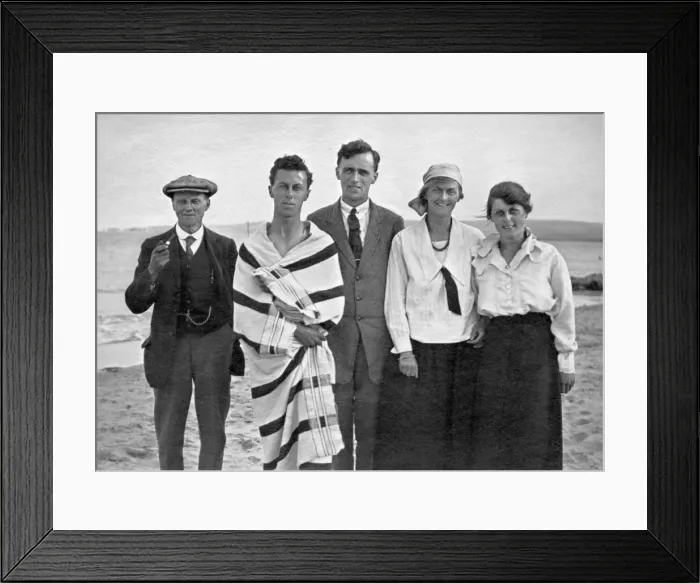 Framed Print : Holidaymakers on a beach Framed Print : Holidaymakers on a beach