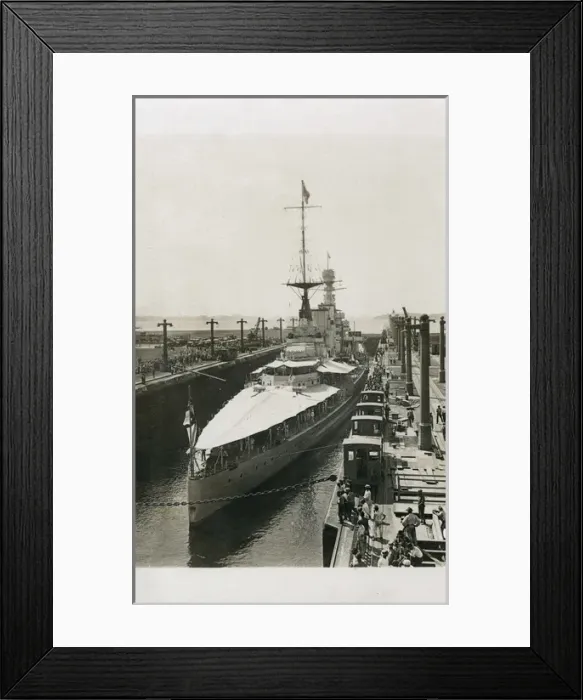 Framed Print : HMS Renown Framed Print : HMS Renown
