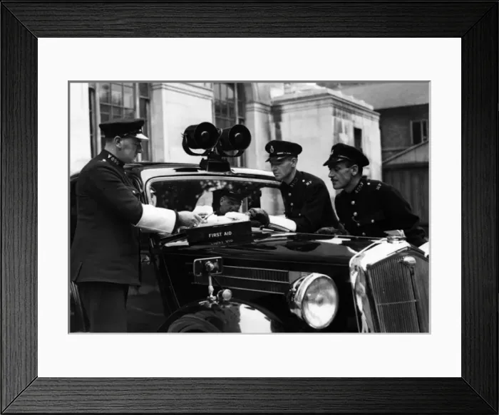 Framed Print : SIII Wolseley 18  /  85 traffic car