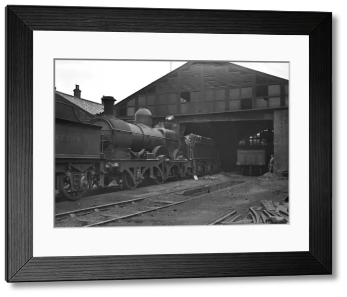 Framed Print : Steam engine and tender on a railway track Framed Print : Steam engine and tender on a railway track