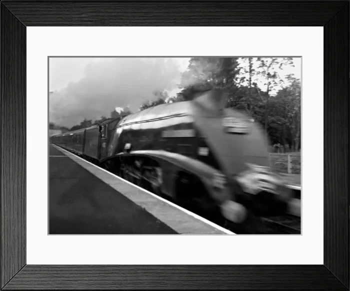 Framed Print : Steam train travelling at high speed Framed Print : Steam train travelling at high speed