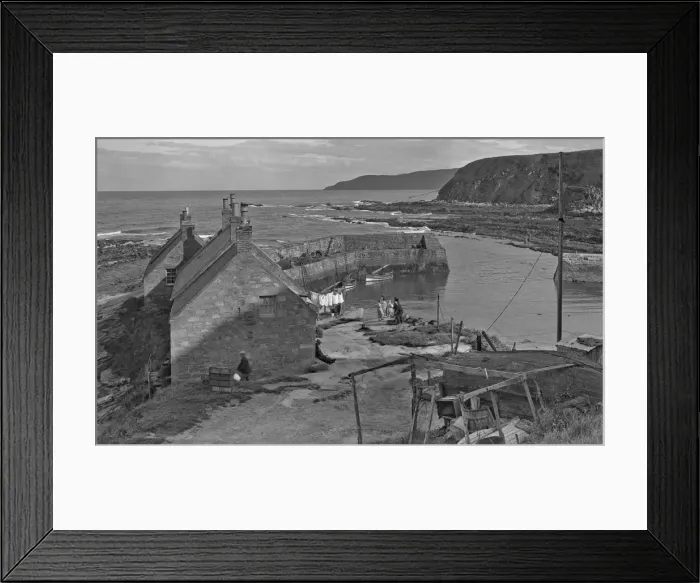 Framed Print : Picturesque scene at Cove, Scotland Framed Print : Picturesque scene at Cove, Scotland