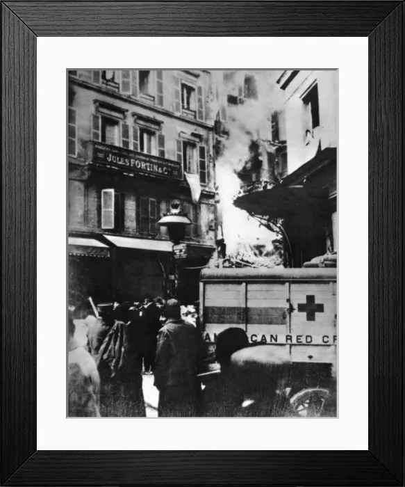 Framed Print : Gotha raid on Paris, WW1 Framed Print : Gotha raid on Paris, WW1