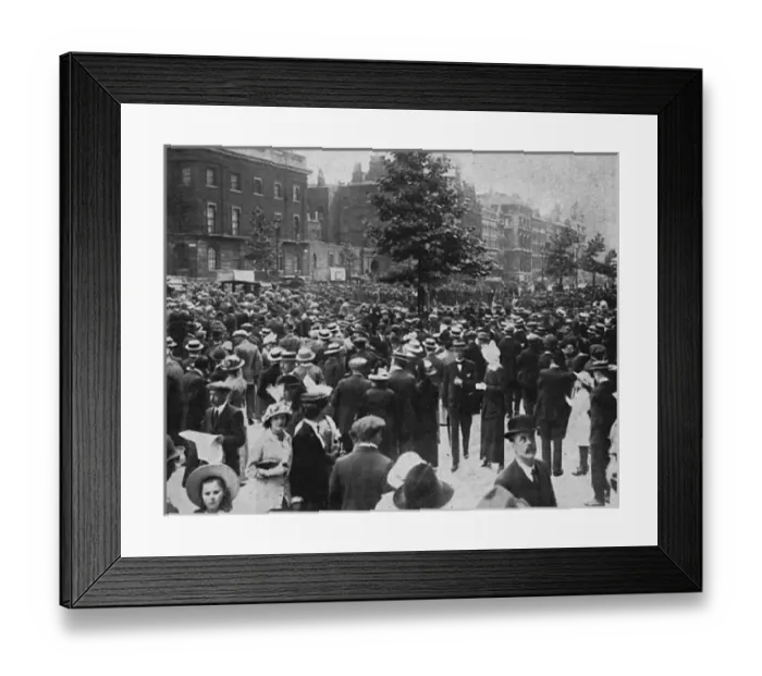Framed Print : London crowd near Parliament Framed Print : London crowd near Parliament