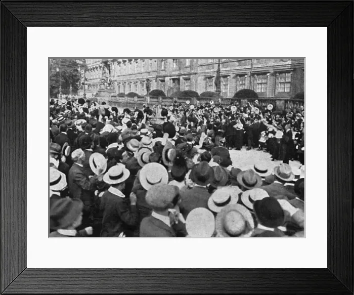 Framed Print : Crown Prince Wilhelm cheered Framed Print : Crown Prince Wilhelm cheered