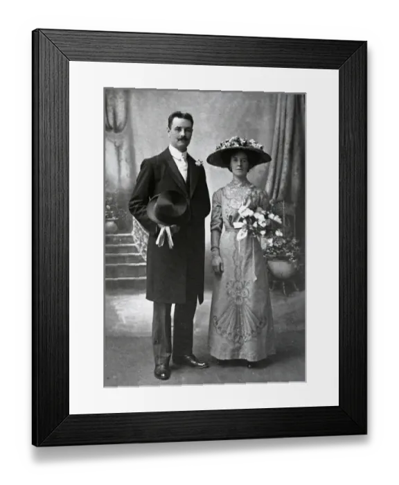 Framed Print : Couple in formal wedding photo Framed Print : Couple in formal wedding photo