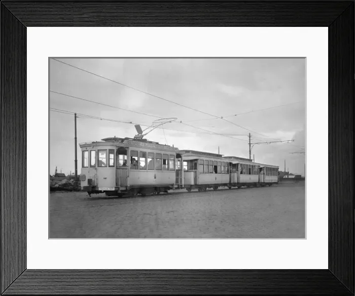 Framed Print : Trolley bus, Ostende-Blankenberghe-Knocke Framed Print : Trolley bus, Ostende-Blankenberghe-Knocke