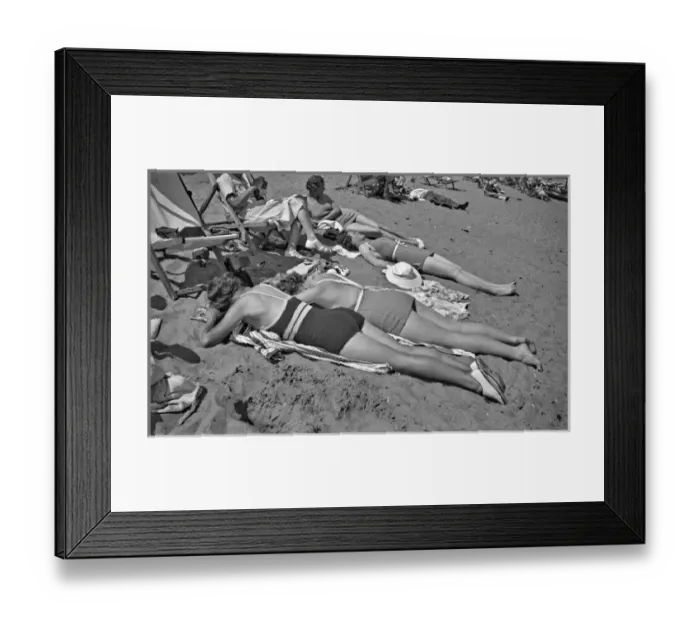Framed Print : Sunbathers on beach, Shanklin, Isle of Wight Framed Print : Sunbathers on beach, Shanklin, Isle of Wight