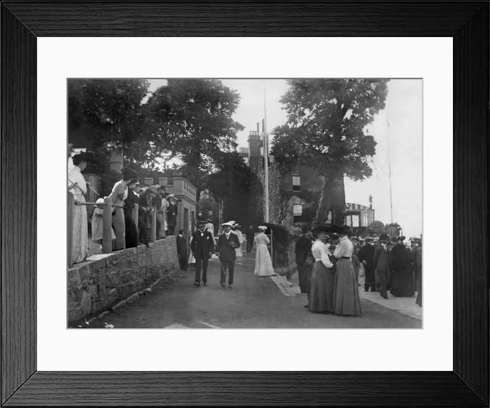 Framed Print : Royal Yacht Squadron, Cowes, Isle of Wight Framed Print : Royal Yacht Squadron, Cowes, Isle of Wight