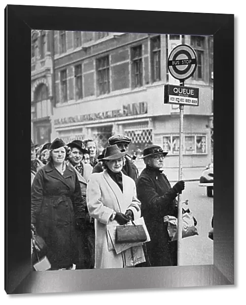 Moveable bus stop arrives in London, WWII