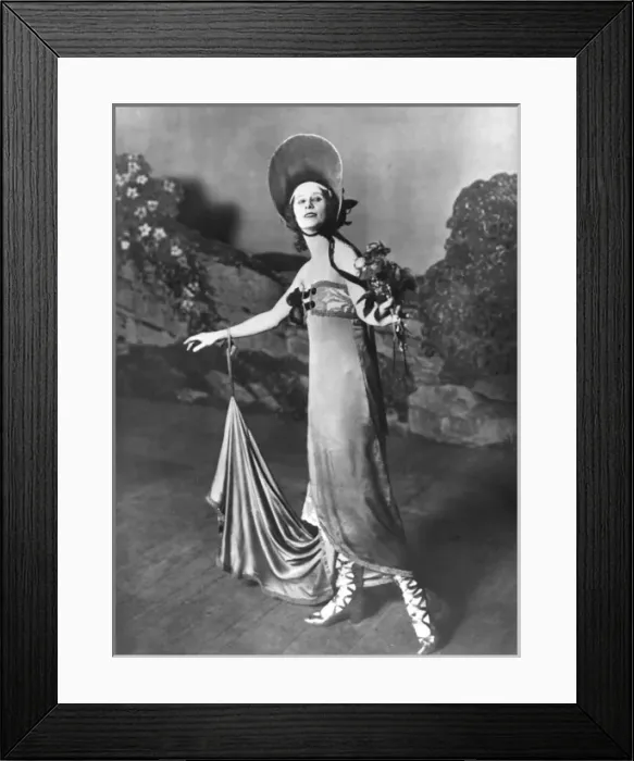 Framed Print : Anna Pavlova - Performing Framed Print : Anna Pavlova - Performing