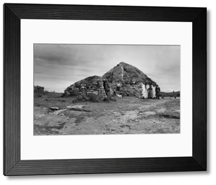 Framed Print : Cottage on Benbecula, Outer Hebrides, Scotland Framed Print : Cottage on Benbecula, Outer Hebrides, Scotland