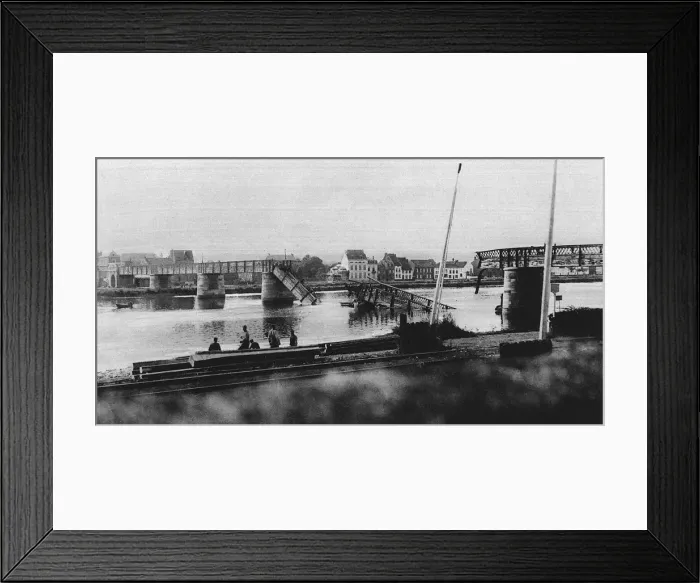 Framed Print : Vis頂ridge destroyed Framed Print : Vis頂ridge destroyed