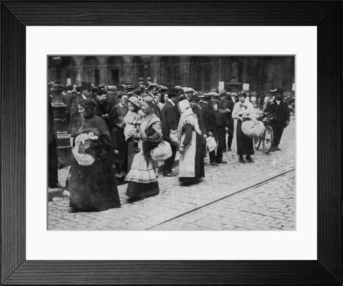 Framed Print : Belgian refugees in Brussels Framed Print : Belgian refugees in Brussels