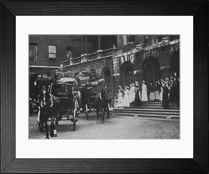 Framed Print : Red Cross Unit leaves Guys Hospital Framed Print : Red Cross Unit leaves Guys Hospital