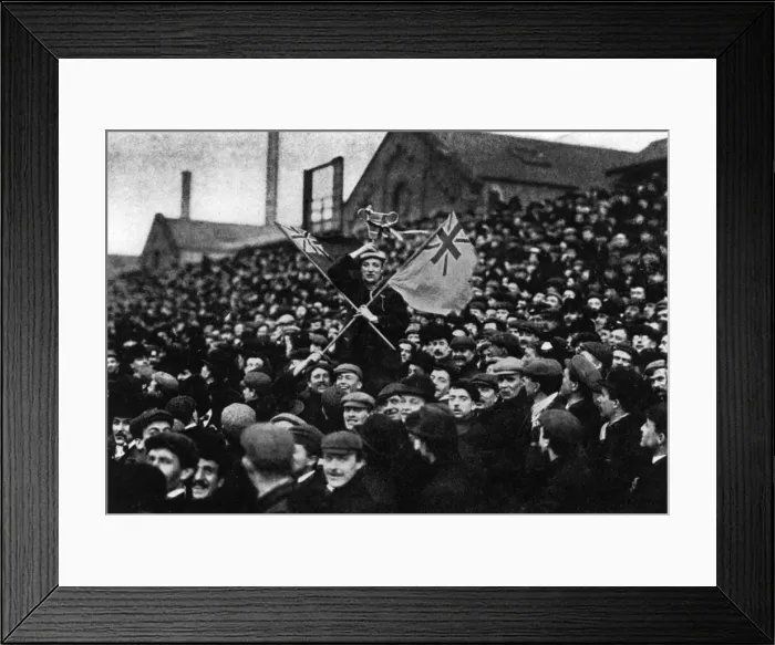 Framed Print : Football: The cup tie crowd at Derby, 1903 Framed Print : Football: The cup tie crowd at Derby, 1903