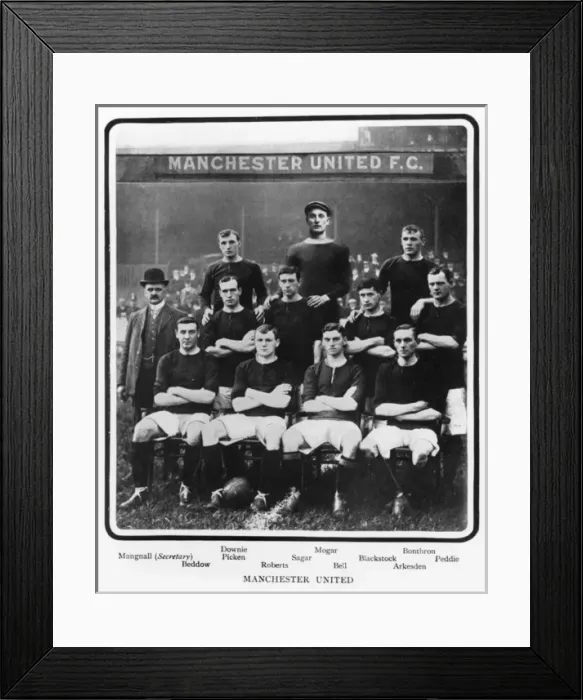 Framed Print : Manchester United football team, 1905-6 season Framed Print : Manchester United football team, 1905-6 season