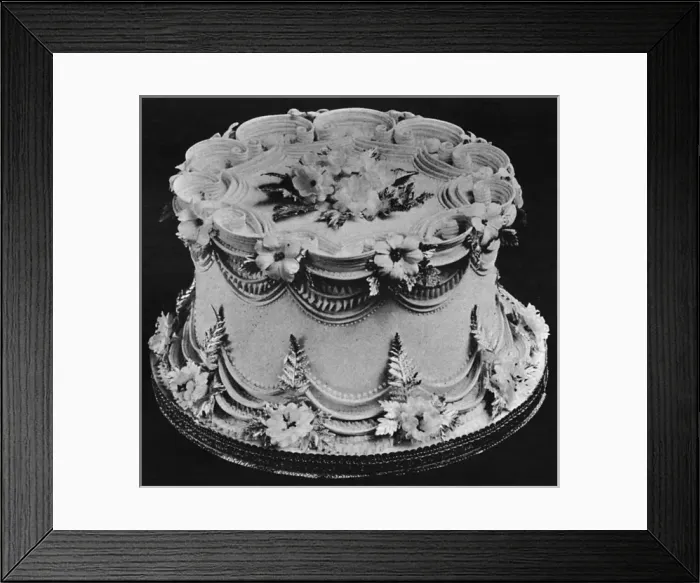Framed Print : One Tier Wedding Cake Framed Print : One Tier Wedding Cake