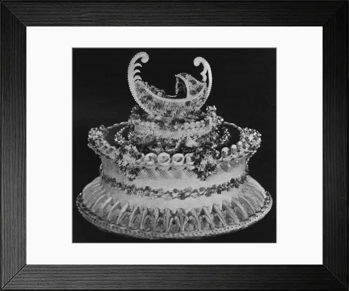 Framed Print : One Tier Wedding Cake with Gondola Framed Print : One Tier Wedding Cake with Gondola