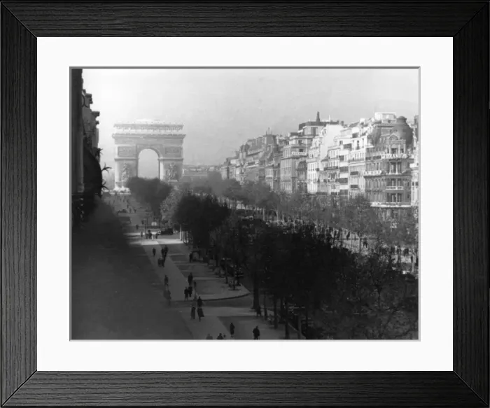 Framed Print : The Champs Elysees, Paris, France