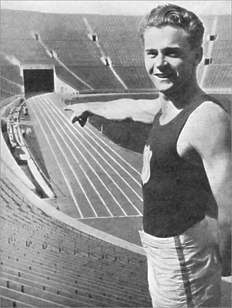 Frank Wykoff at the 1932 Los Angeles Olympic stadium