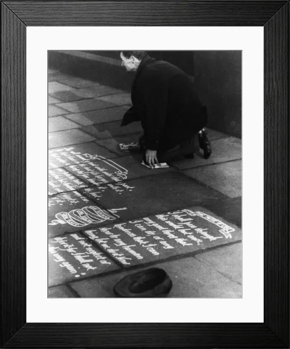Framed Print : Pavement artist 1930s Framed Print : Pavement artist 1930s