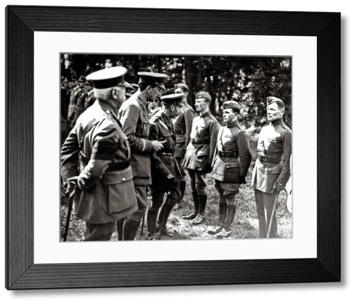 Framed Print : King George V with RAF pilots, Western Front, WW1 Framed Print : King George V with RAF pilots, Western Front, WW1
