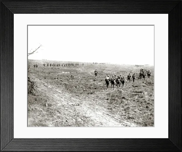 Framed Print : British soldiers advancing on Western Front, WW1 Framed Print : British soldiers advancing on Western Front, WW1
