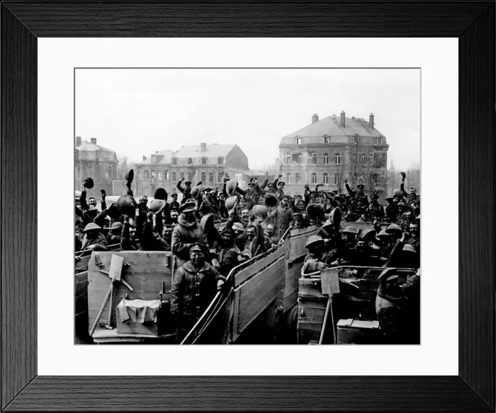 Framed Print : British soldiers returning after fighting, Western Front, WW Framed Print : British soldiers returning after fighting, Western Front, WW