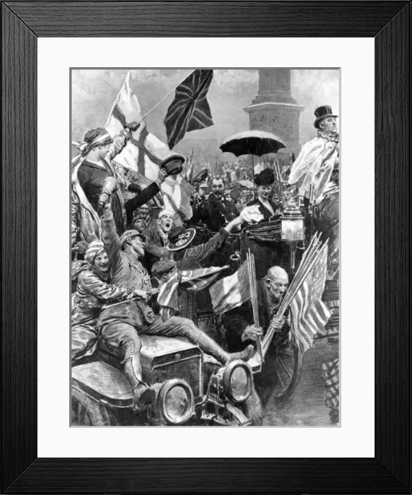 Framed Print : George V & Queen Mary in Trafalgar Square on Armistice Day Framed Print : George V & Queen Mary in Trafalgar Square on Armistice Day