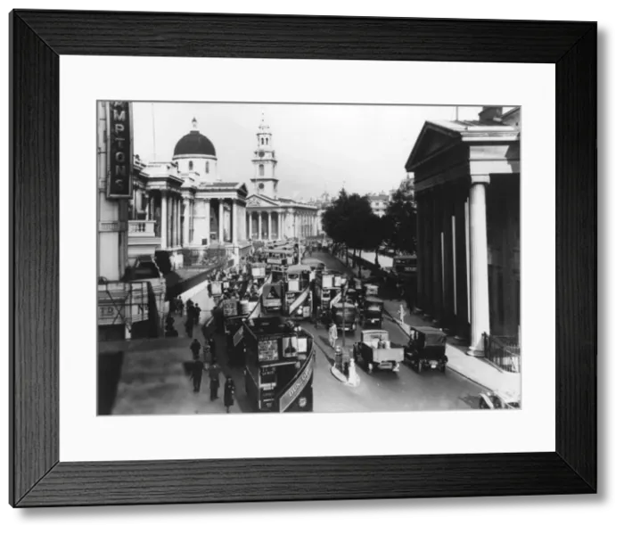 Framed Print : View of the National Gallery and St-Martin-in-the-Fields Framed Print : View of the National Gallery and St-Martin-in-the-Fields