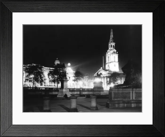 Framed Print : St-Martin-in the-Fields church and the National Gallery Framed Print : St-Martin-in the-Fields church and the National Gallery