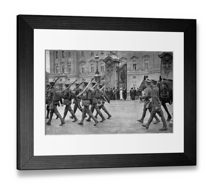 Framed Print : Grenadier Guards in London 1914 Framed Print : Grenadier Guards in London 1914