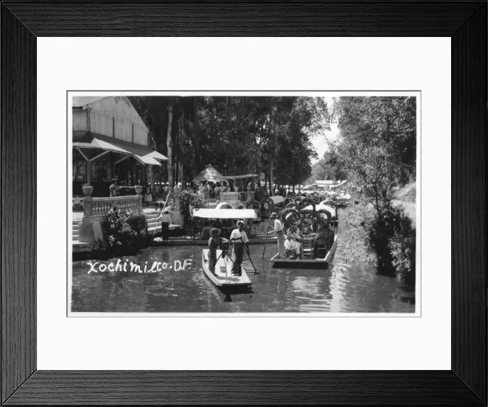 Framed Print : South Mexico City - Canals and Gondolas Framed Print : South Mexico City - Canals and Gondolas