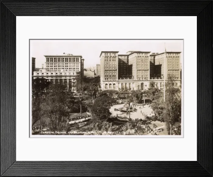 Framed Print : Pershing Square with Biltmore Hotel, Los Angeles, USA