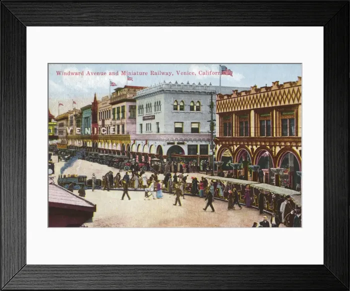 Framed Print : Windward Avenue, Venice, California, USA Framed Print : Windward Avenue, Venice, California, USA