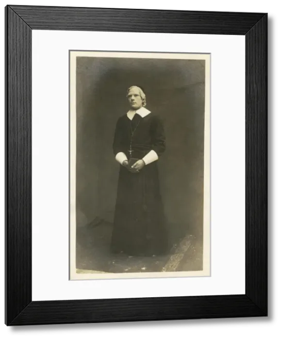 Framed Print : Actor playing Elizabethan character in The Road to Yesterday Framed Print : Actor playing Elizabethan character in The Road to Yesterday