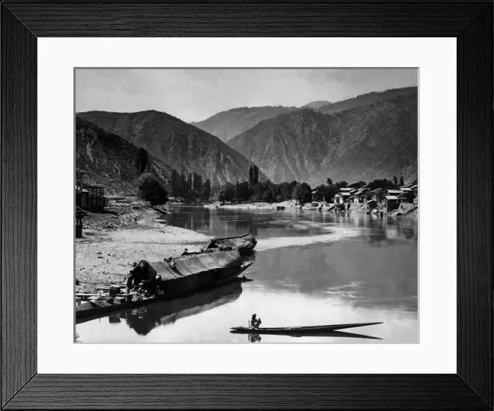 Framed Print : View of River Jhelum, India Framed Print : View of River Jhelum, India
