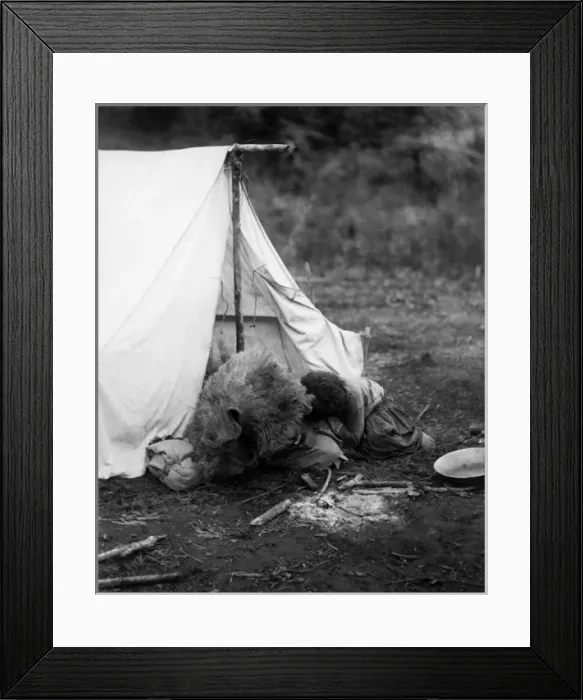Framed Print : Shy Maori children, New Zealand Framed Print : Shy Maori children, New Zealand