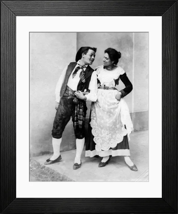 Framed Print : Tarantella folk dancers, Italy Framed Print : Tarantella folk dancers, Italy