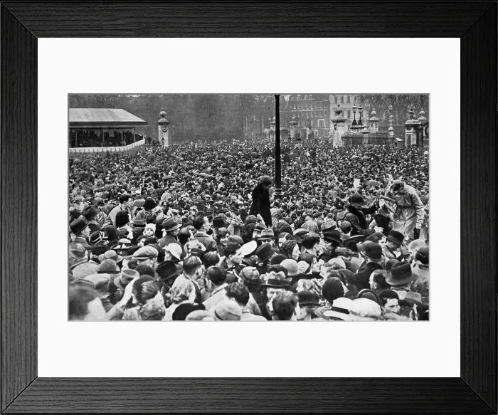 Framed Print : 1937 Coronation - Cheering throngs at the Palace Framed Print : 1937 Coronation - Cheering throngs at the Palace